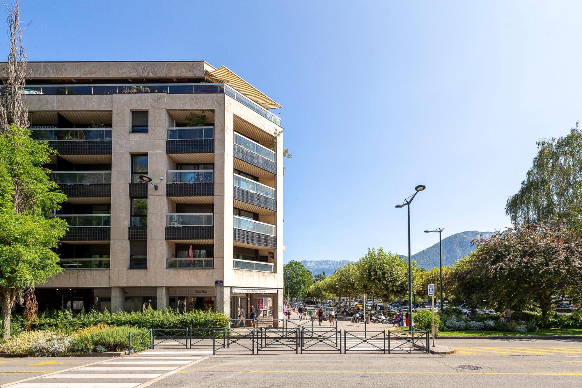 Appartement Moderne Au Coeur D'Annecy - A Deux Pas Du Lac Et De La Vieille Ville ภายนอก รูปภาพ
